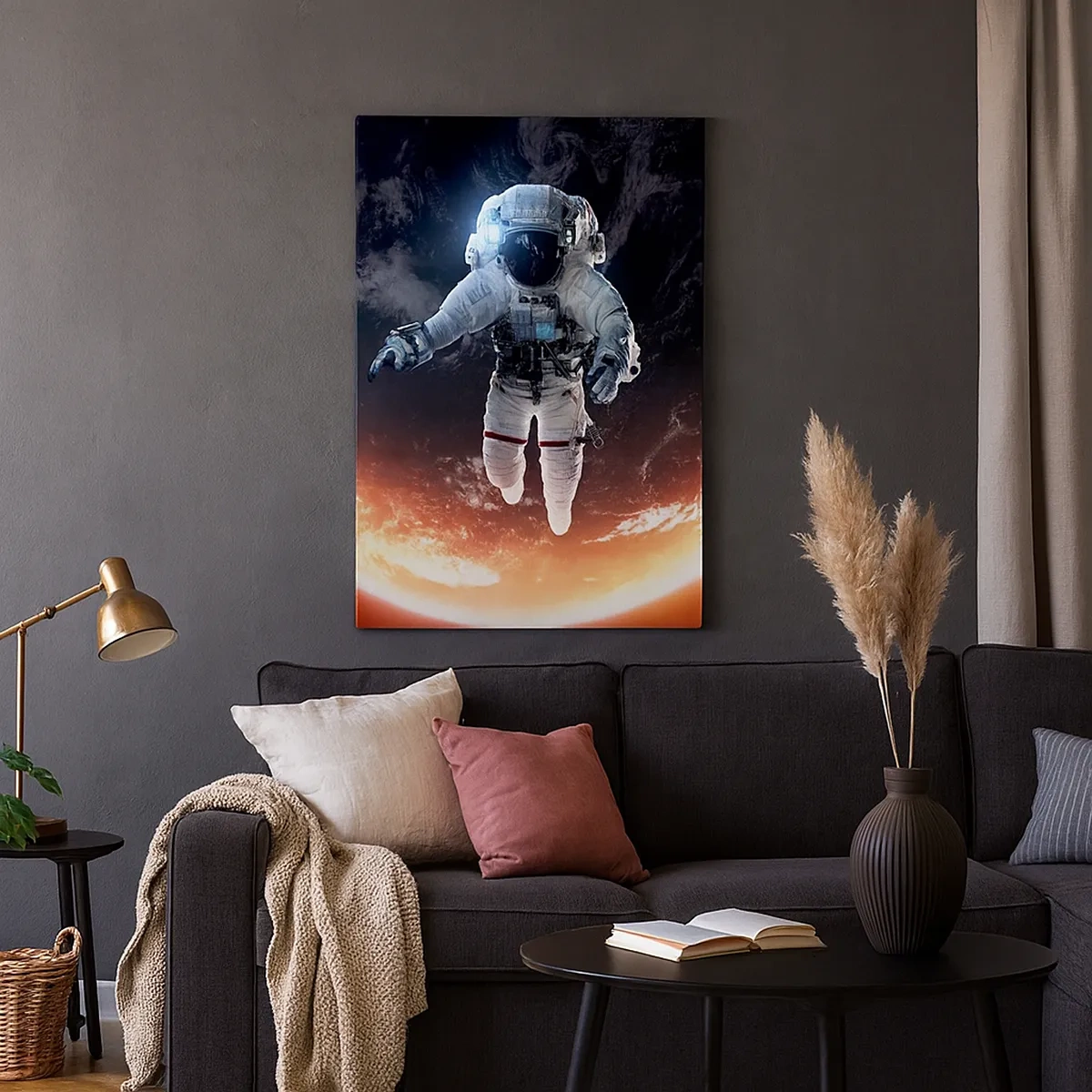 Cuadro sobre lienzo - Impresión de Imagen - Un astronauta flotando sobre una Tierra iluminada por el sol. - 50x70cm - ¿Puedo quedarme un rato más? - Decoración de pared moderna para salón y dormitorio ARTTOR