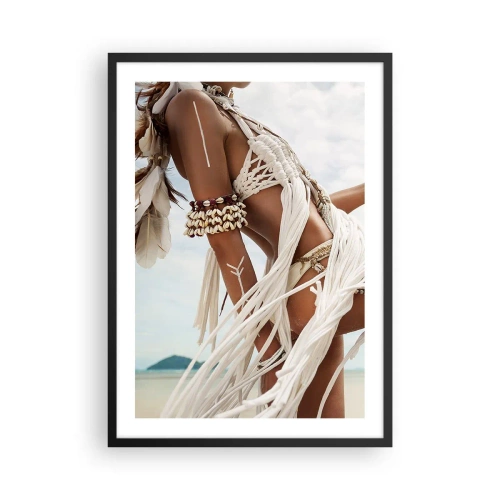 Póster en marco negro - Mujer en estilo étnico en la playa - 50x70cm - Sacerdotisa del sol - Decoración de pared moderna para salón y dormitorio ARTTOR
