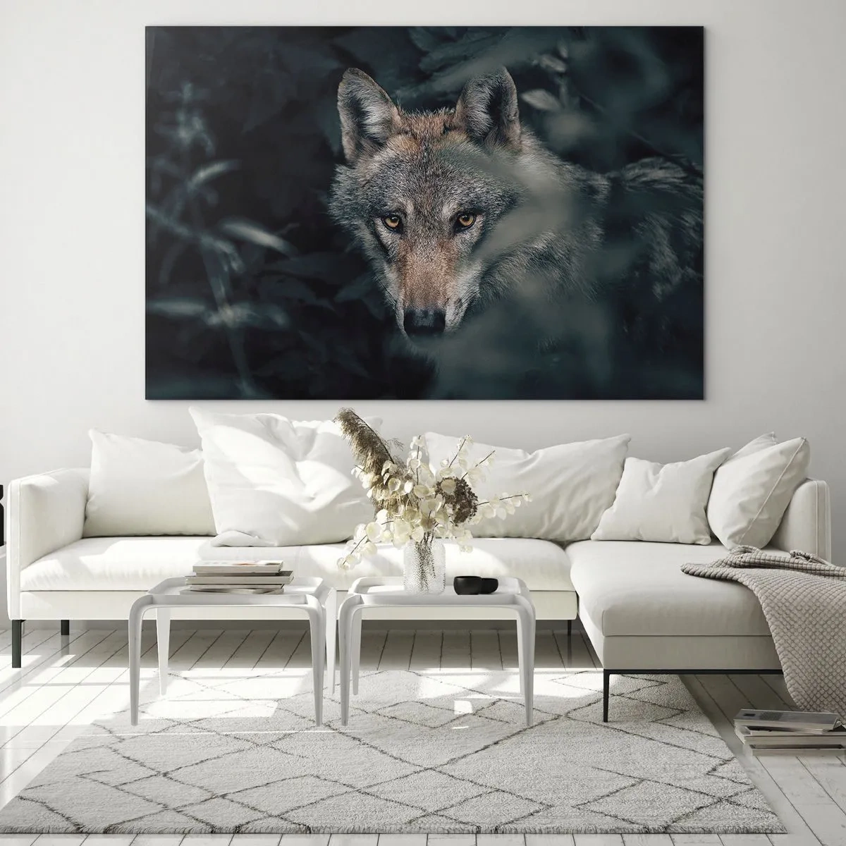 Cuadro sobre vidrio - Impresiones sobre Vidrio - Un lobo observa atentamente desde su escondite en la espesura del bosque. - 70x50cm - Cazador - Decoración de pared moderna para salón y dormitorio ARTTOR