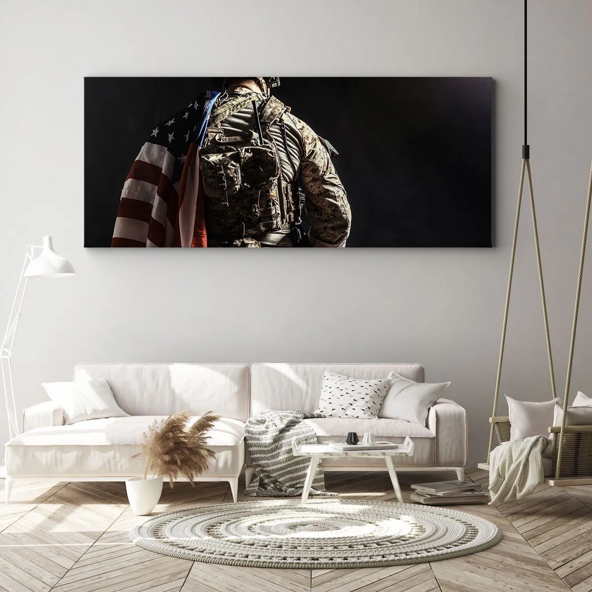 Cuadro sobre lienzo - Impresión de Imagen - Un soldado uniformado con una bandera sobre un fondo oscuro. - 160x50cm - Por eso lucho - Decoración de pared moderna para salón y dormitorio ARTTOR