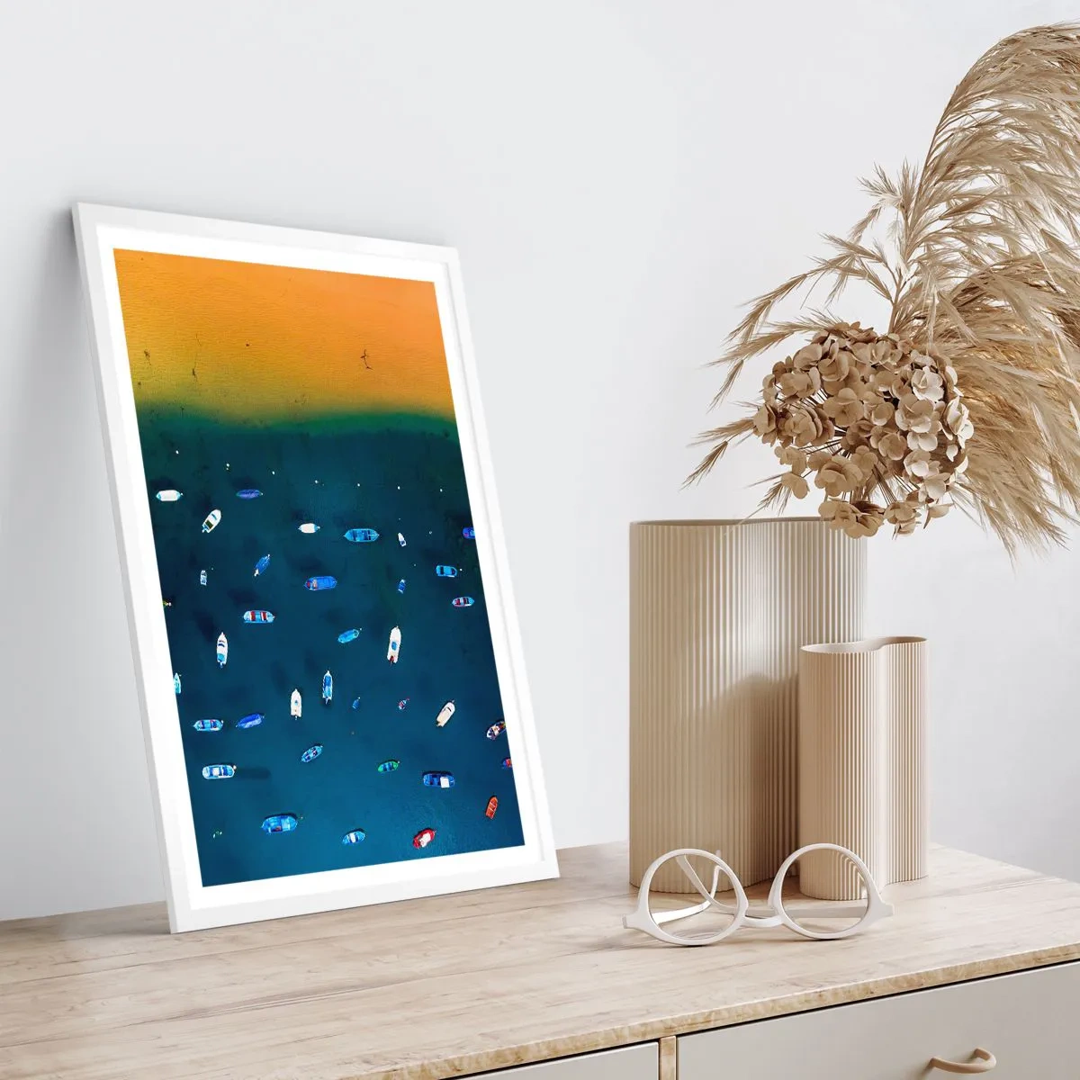 Póster en marco blanco - Un juego de vacaciones - 61x91 cm