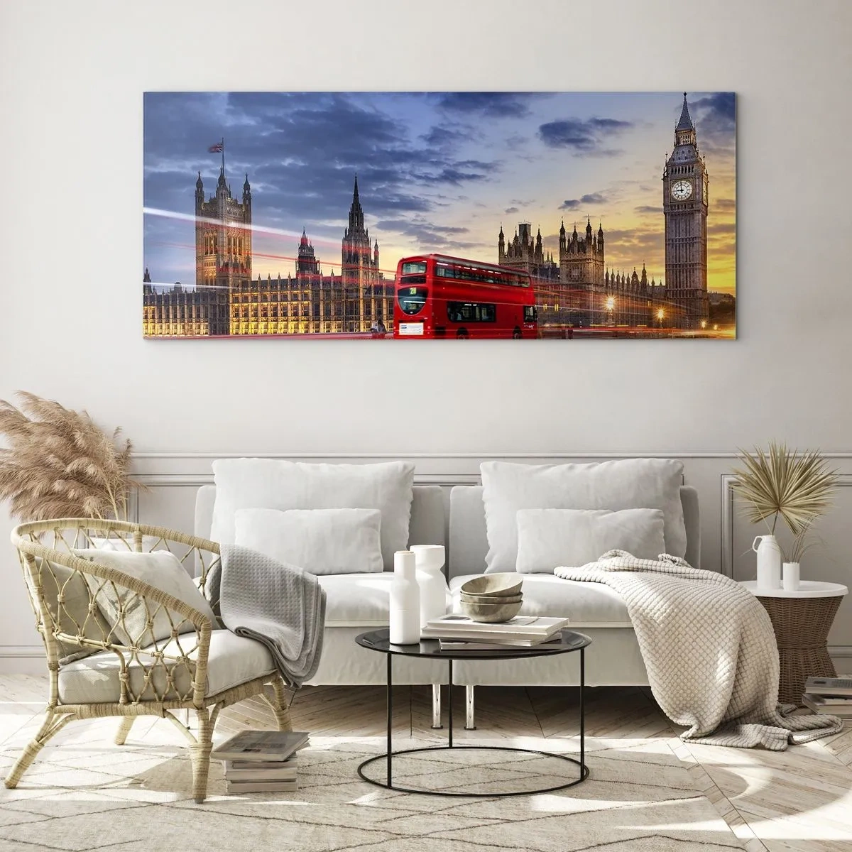 Cuadro sobre vidrio - Impresiones sobre Vidrio - Un autobús rojo con el Big Ben y las Casas del Parlamento al fondo al anochecer. - 120x50cm - Lo más característico - Decoración de pared moderna para salón y dormitorio ARTTOR