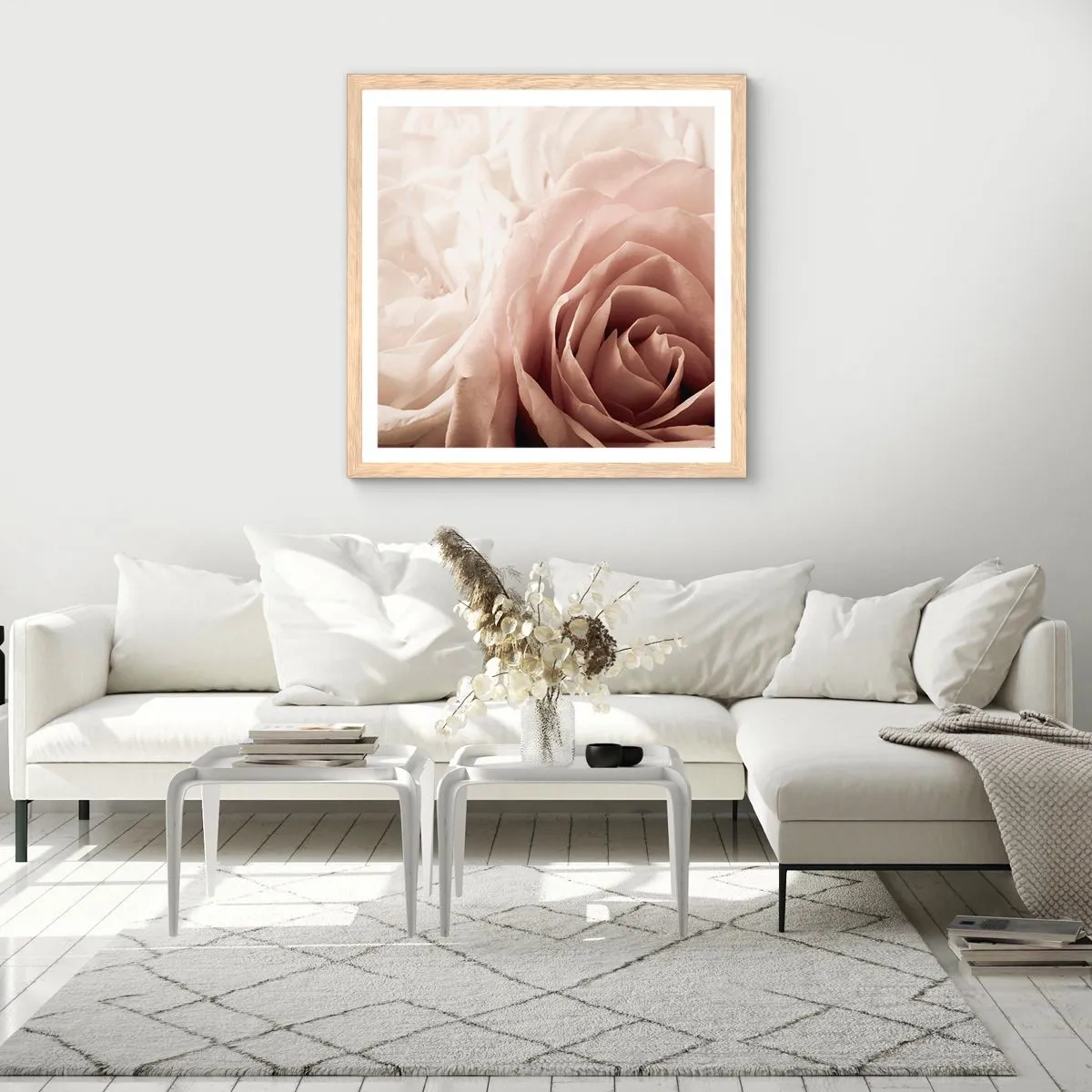 Póster en marco roble claro - En el corazón de una rosa - 60x60 cm