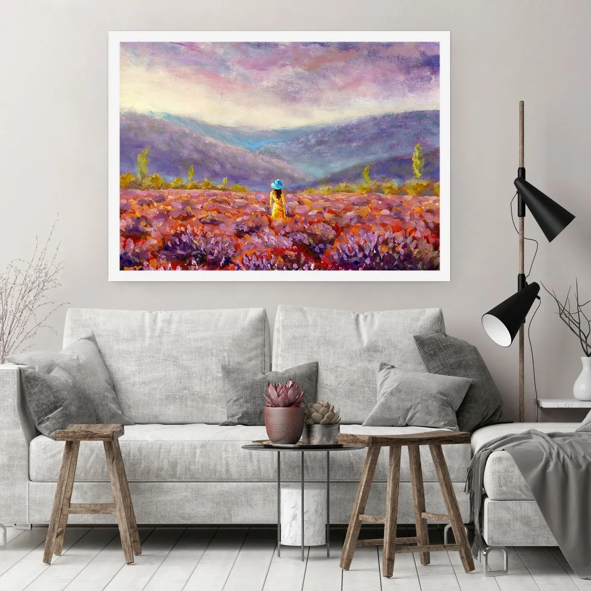 Póster - Una mujer con sombrero caminando por un campo de lavanda. - 100x70cm - En un mundo de lavanda - Decoración de pared moderna para salón y dormitorio ARTTOR