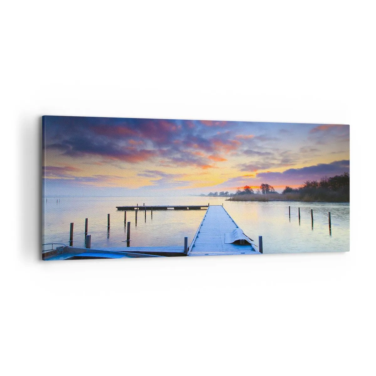 Cuadro sobre lienzo - Impresión de Imagen - Un embarcadero junto al lago al atardecer con un barco en la orilla. - 120x50cm - Calma púrpura y dorada - Decoración de pared moderna para salón y dormitorio ARTTOR