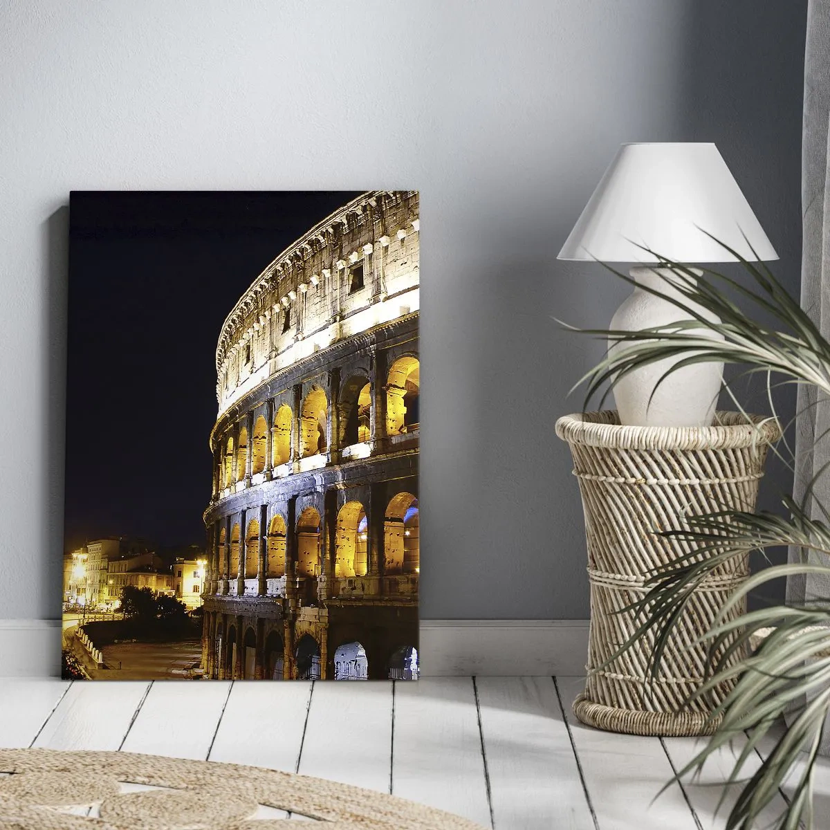 Cuadro sobre lienzo - Impresión de Imagen - El Coliseo iluminado por luces por la noche en Roma - 70x100cm - Los juegos están a punto de comenzar - Decoración de pared moderna para salón y dormitorio ARTTOR