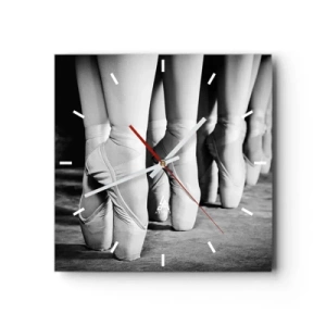 Reloj de pared - Reloj de vidrio - Fotografía en blanco y negro de las zapatillas de ballet de una bailarina. - 30x30cm - En conjunto y al unísono - Decoración de pared moderna para salón y dormitorio ARTTOR