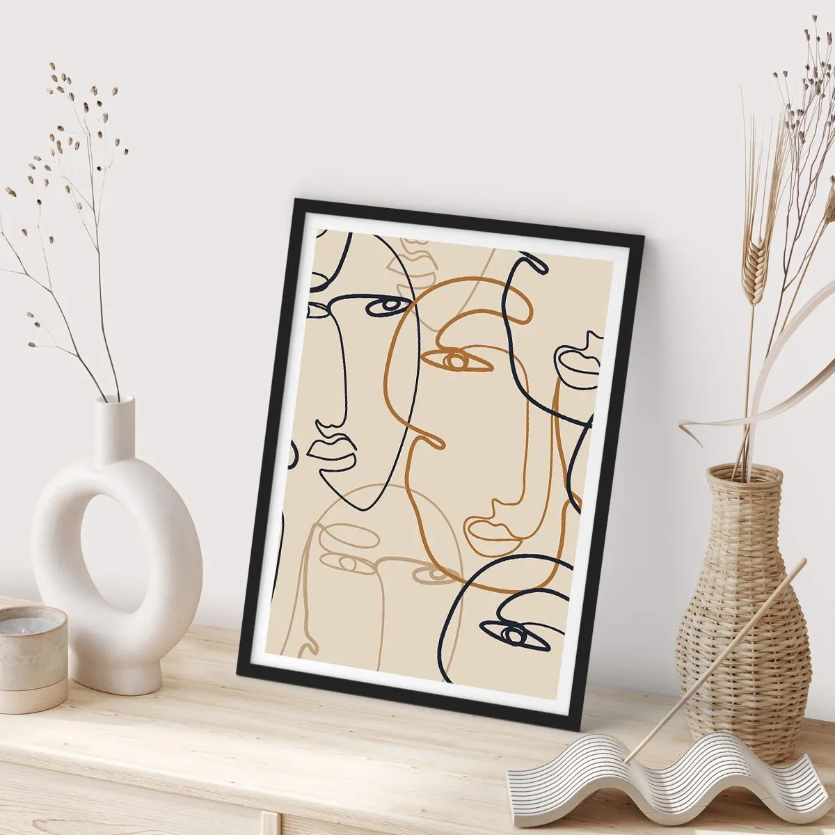 Póster en marco negro - Dibujos minimalistas de caras sobre un fondo beige. - 50x70cm - Retrato multiplicado - Decoración de pared moderna para salón y dormitorio ARTTOR