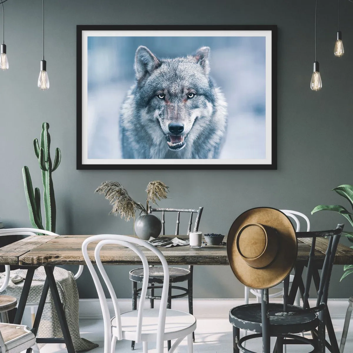 Póster en marco negro - Un lobo con una mirada intensa en un paisaje invernal. - 100x70cm - ¿Aceptarás el reto? - Decoración de pared moderna para salón y dormitorio ARTTOR