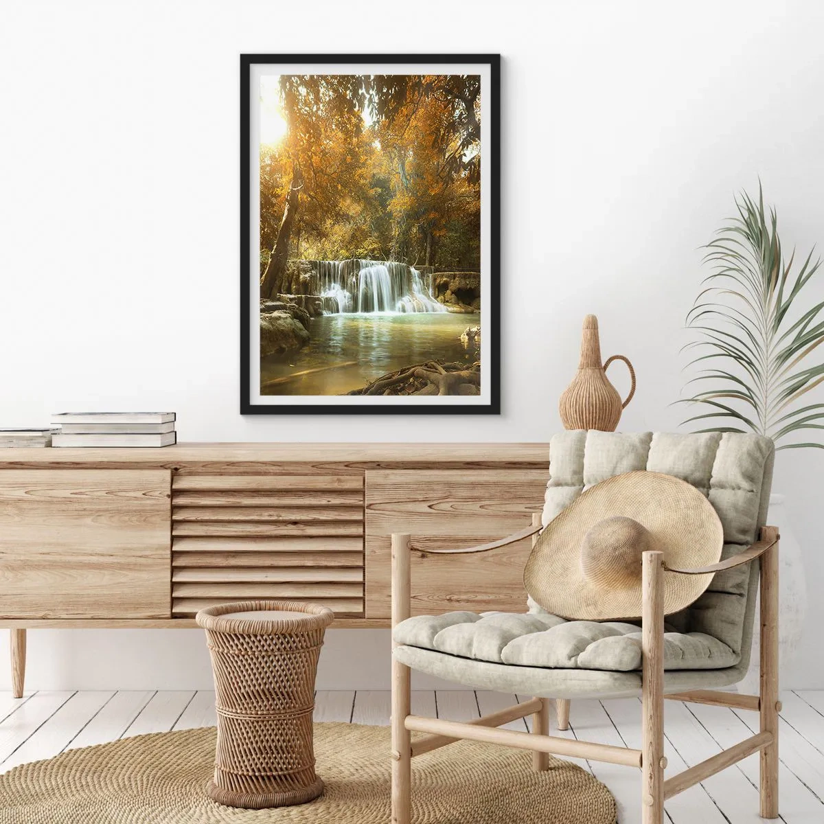 Póster en marco negro - Cascada de otoño bajo la luz del sol - 50x70cm - Una cascada en el parque - Decoración de pared moderna para salón y dormitorio ARTTOR