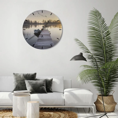 Reloj de pared - Reloj de vidrio - Un muelle con un barco al amanecer en el lago. - 30x30cm - Volveré en un rato - Decoración de pared moderna para salón, cocina y dormitorio ARTTOR