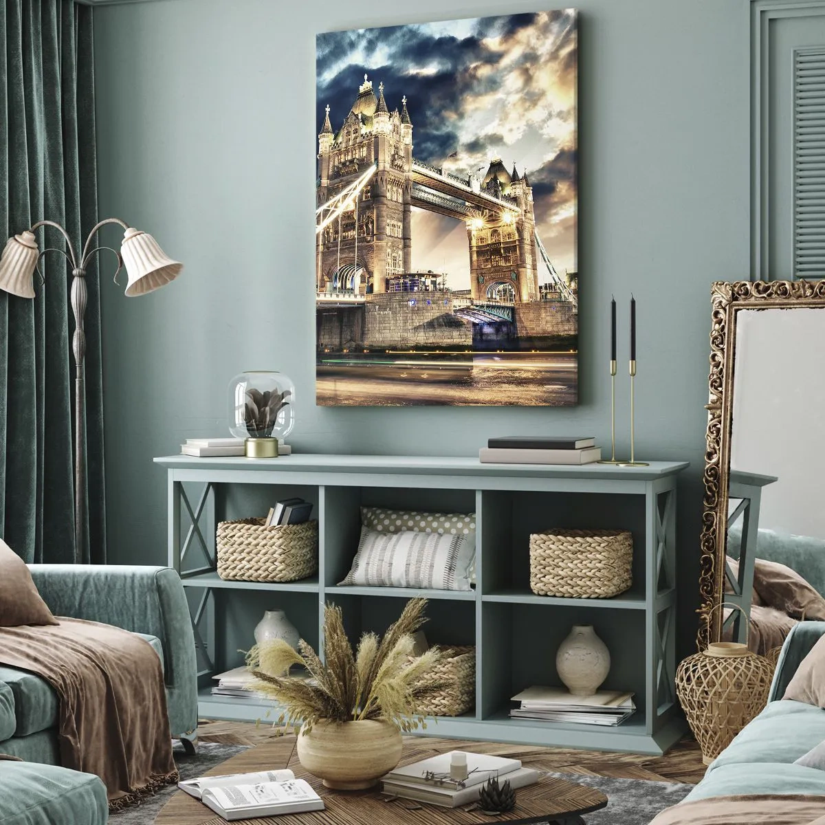 Cuadro sobre lienzo - Impresión de Imagen - El Tower Bridge al anochecer contra un cielo dinámico - 80x120cm - Un monumento a un imperio victoriano - Decoración de pared moderna para salón y dormitorio ARTTOR