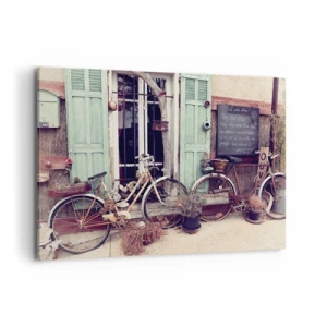 Cuadro sobre lienzo - Impresión de Imagen - Bicicletas antiguas frente a una puerta de madera con contraventanas en tonos pastel. - 100x70cm - La vida rural - Decoración de pared moderna para salón y dormitorio ARTTOR