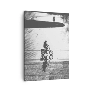 Cuadro sobre lienzo - Impresión de Imagen - Silueta en blanco y negro de un ciclista en una calle mojada - 50x70cm - Adelante, a través de la ciudad - Decoración de pared moderna para salón y dormitorio ARTTOR