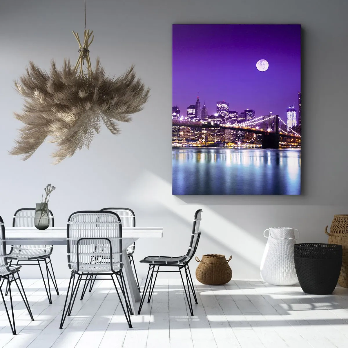 Cuadro sobre lienzo - Impresión de Imagen - Puente de Brooklyn de noche con la ciudad iluminada y luna llena - 50x70cm - Las luces de una gran ciudad en púrpura - Decoración de pared moderna para salón y dormitorio ARTTOR