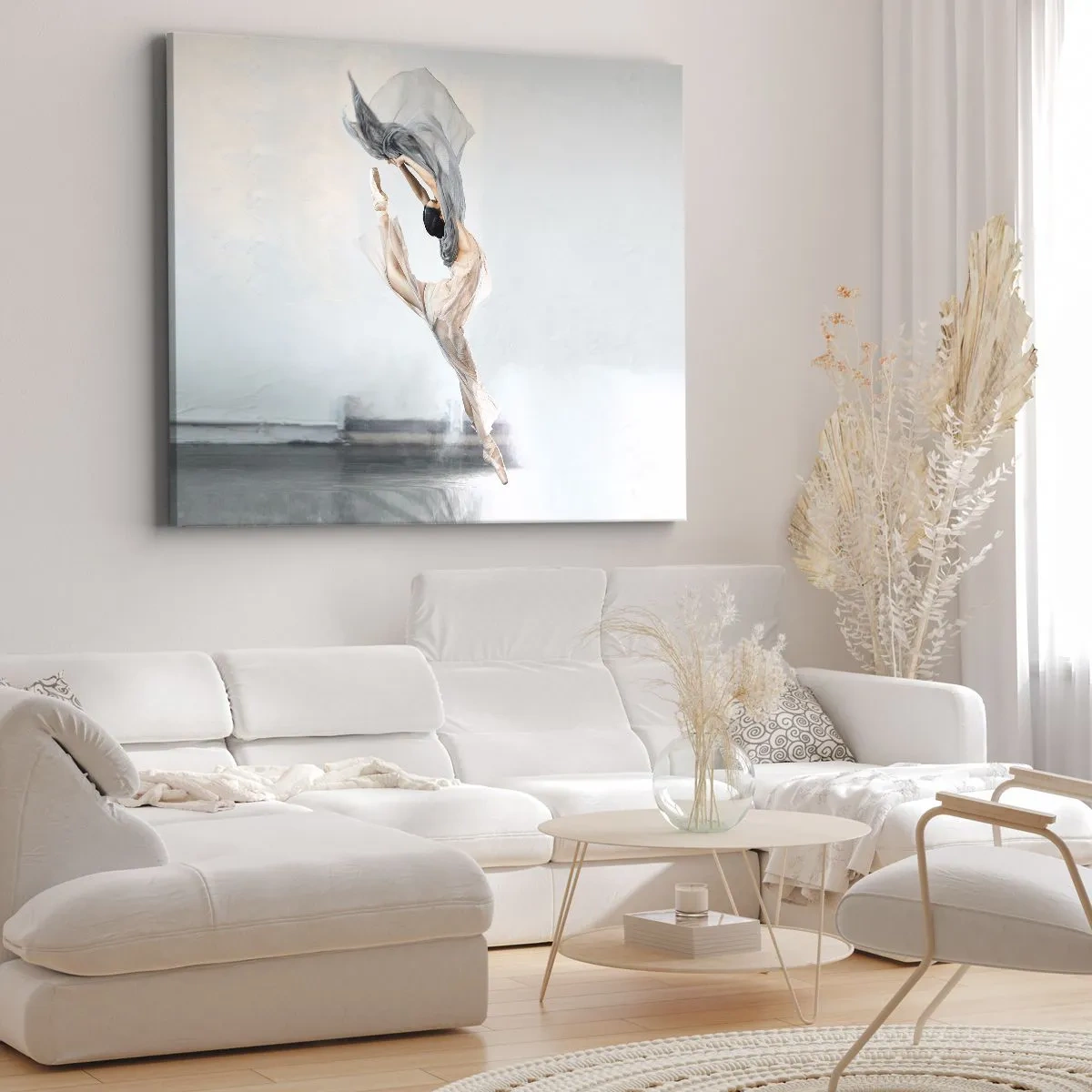 Cuadro sobre lienzo - Impresión de Imagen - Una bailarina en movimiento dinámico contra un fondo claro. - 70x50cm - En el arrebato de la danza - Decoración de pared moderna para salón y dormitorio ARTTOR