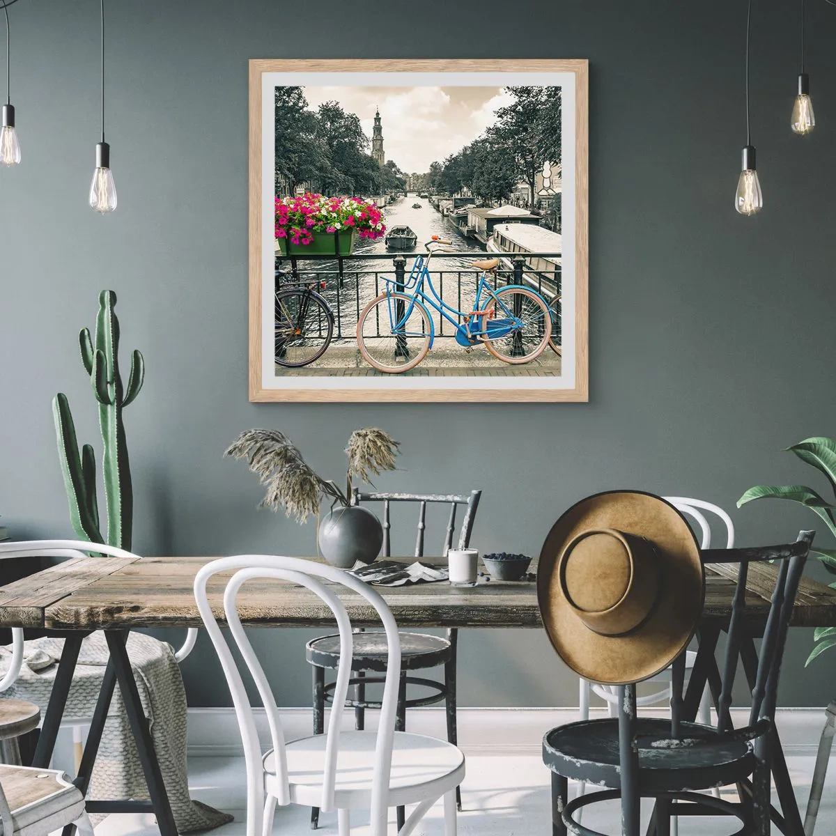 Póster en marco roble claro - Los colores de una calle de Ámsterdam - 60x60 cm