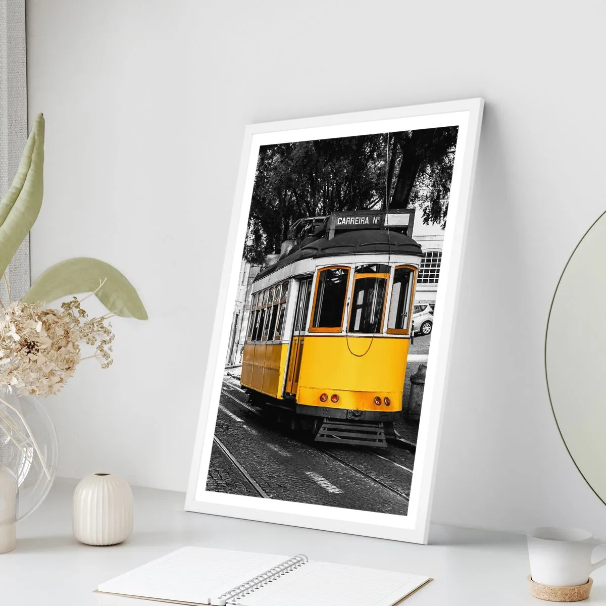 Póster en marco blanco - Y un fado de fondo - 70x100 cm