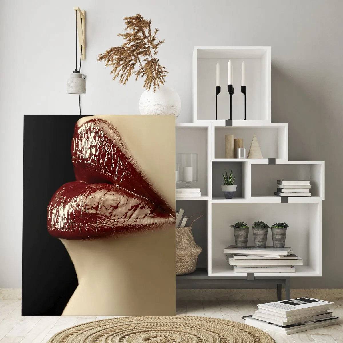 Cuadro sobre vidrio - Impresiones sobre Vidrio - Labios sensuales con lápiz labial carmesí sobre un fondo oscuro. - 50x70cm - Sensualidad y brillo del carmín - Decoración de pared moderna para salón y dormitorio ARTTOR