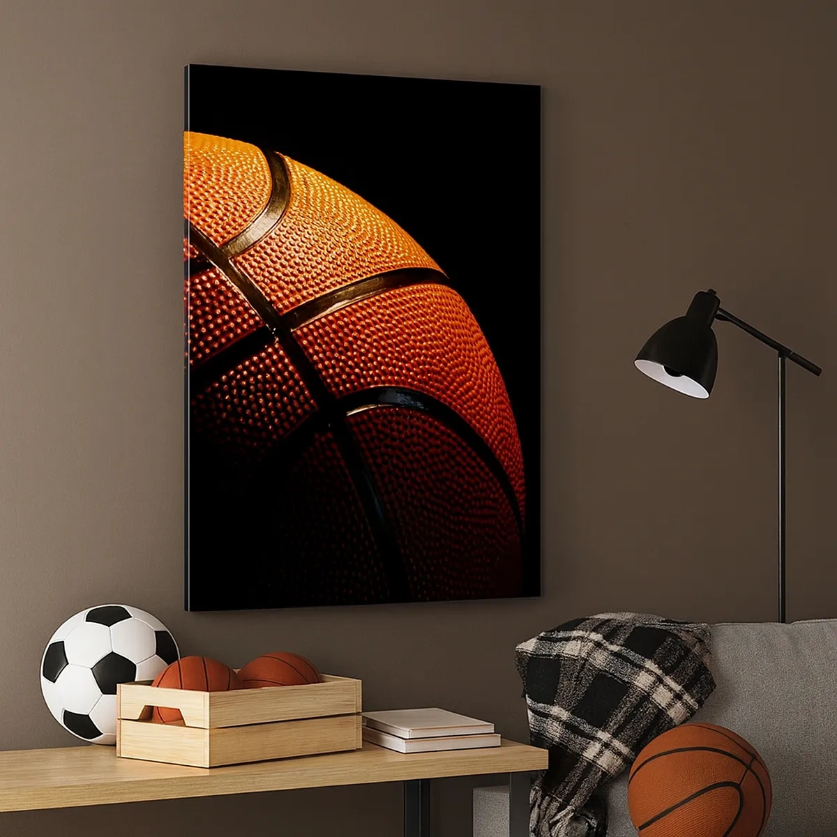Cuadro sobre lienzo - Impresión de Imagen - Primer plano de una pelota de baloncesto sobre un fondo negro - 50x70cm - Hermoso como un planeta - Decoración de pared moderna para salón y dormitorio ARTTOR