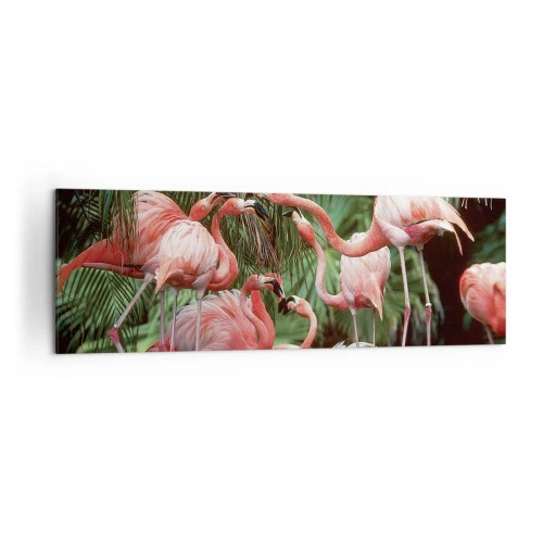 Cuadro sobre lienzo - Impresión de Imagen - Un grupo de flamencos en un entorno tropical rodeado de palmeras. - 160x50cm - Cotilleos de la tarde - Decoración de pared moderna para salón y dormitorio ARTTOR