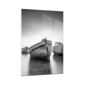 Cuadro sobre vidrio - Impresiones sobre Vidrio - Barcos abandonados en aguas tranquilas en blanco y negro - 50x70cm - Ahora solo quedan los recuerdos... - Decoración de pared moderna para salón y dormitorio ARTTOR