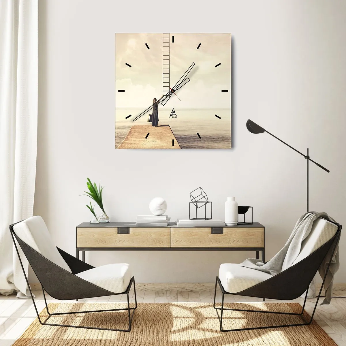 Reloj de pared - Reloj de vidrio - Una mujer parada en un muelle con una escalera que conduce al cielo. - 30x30cm - Un viaje mágico - Decoración de pared moderna para salón y dormitorio ARTTOR