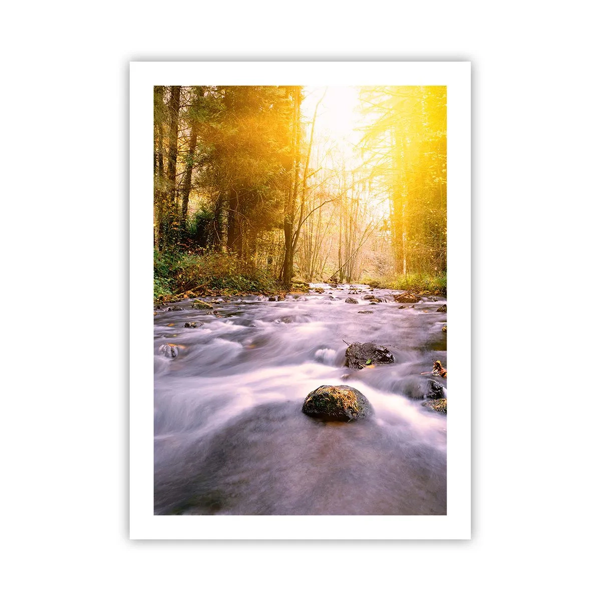 Póster - Un arroyo en el bosque a la luz del sol. - 50x70cm - Malaquita en un marco de plata y oro - Decoración de pared moderna para salón y dormitorio ARTTOR