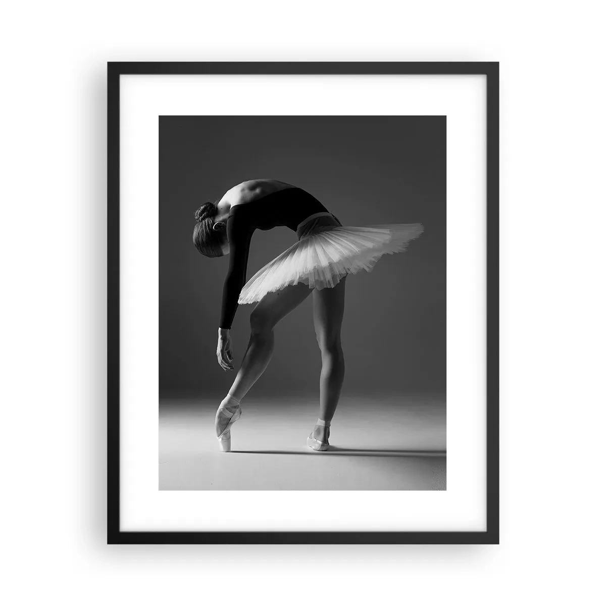 Póster en marco negro - Bella bailarina - 40x50 cm