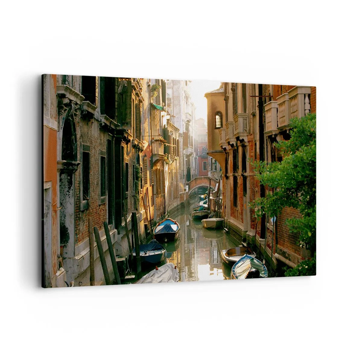 Cuadro sobre lienzo - Impresión de Imagen - Un pintoresco canal en Venecia con barcos y un puente. - 120x80cm - En un callejón veneciano - Decoración de pared moderna para salón y dormitorio ARTTOR