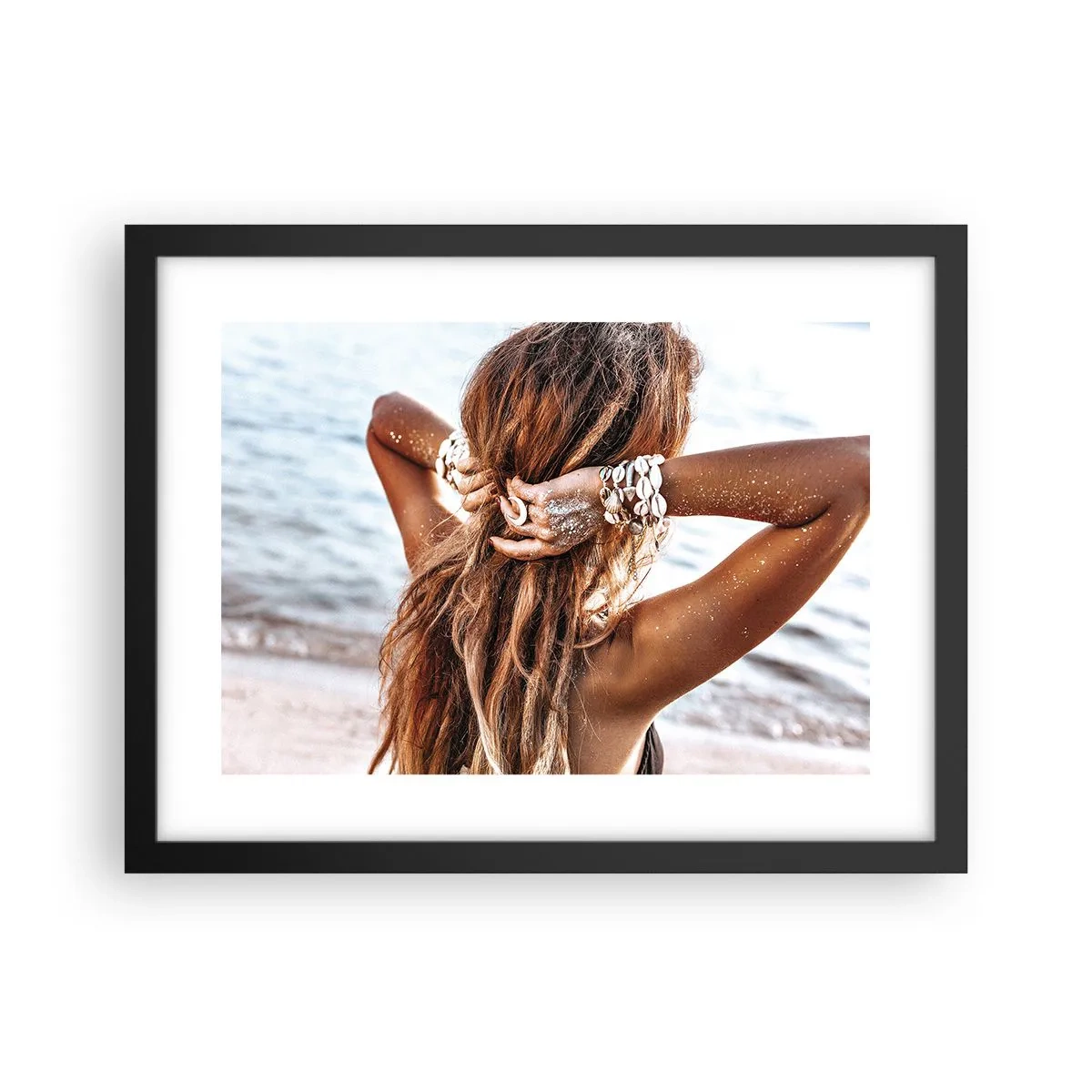 Póster en marco negro - Hermanada con el agua y el sol - 40x30 cm