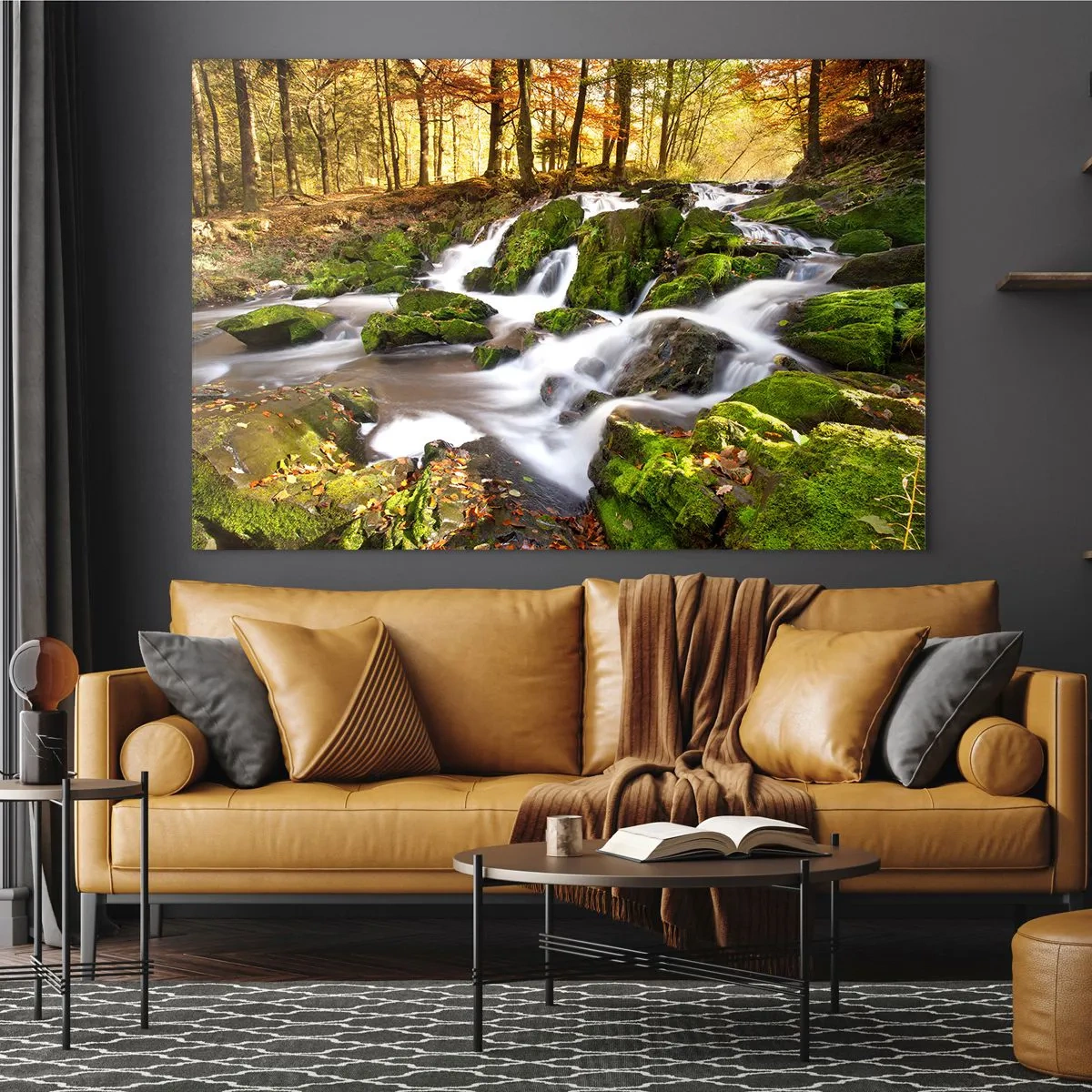Cuadro sobre vidrio - Impresiones sobre Vidrio - Un arroyo forestal con cascadas en un paisaje otoñal. - 70x50cm - Atravesando el bosque otoñal - Decoración de pared moderna para salón y dormitorio ARTTOR