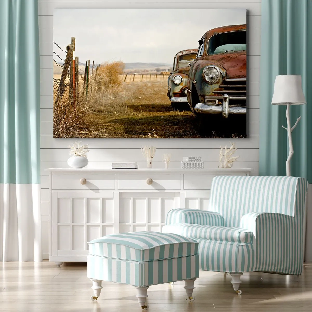 Cuadro sobre lienzo - Impresión de Imagen - Dos coches viejos en un camino de tierra junto a una valla de madera. - 100x70cm - Un merecido descanso - Decoración de pared moderna para salón y dormitorio ARTTOR