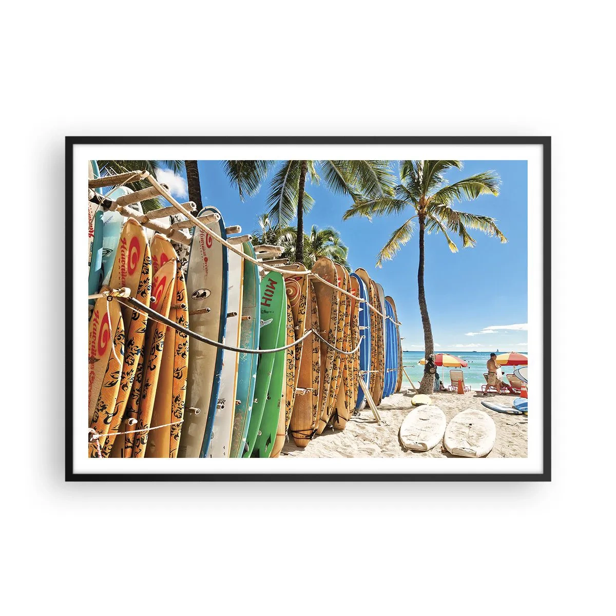 Póster en marco negro - Tablas de surf en una playa con palmeras - 100x70cm - Diversión soleada - Decoración de pared moderna para salón y dormitorio ARTTOR