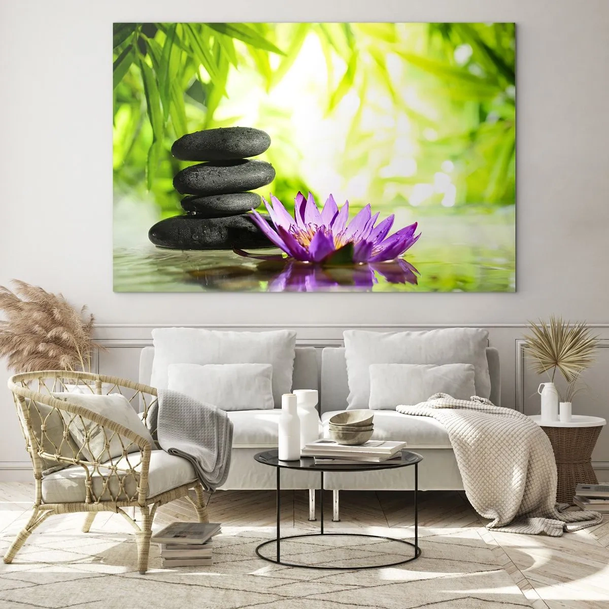 Cuadro sobre vidrio - Impresiones sobre Vidrio - Flor de loto morada con piedras zen sobre un fondo verde. - 100x70cm - En una cabaña de bambú - Decoración de pared moderna para salón y dormitorio ARTTOR