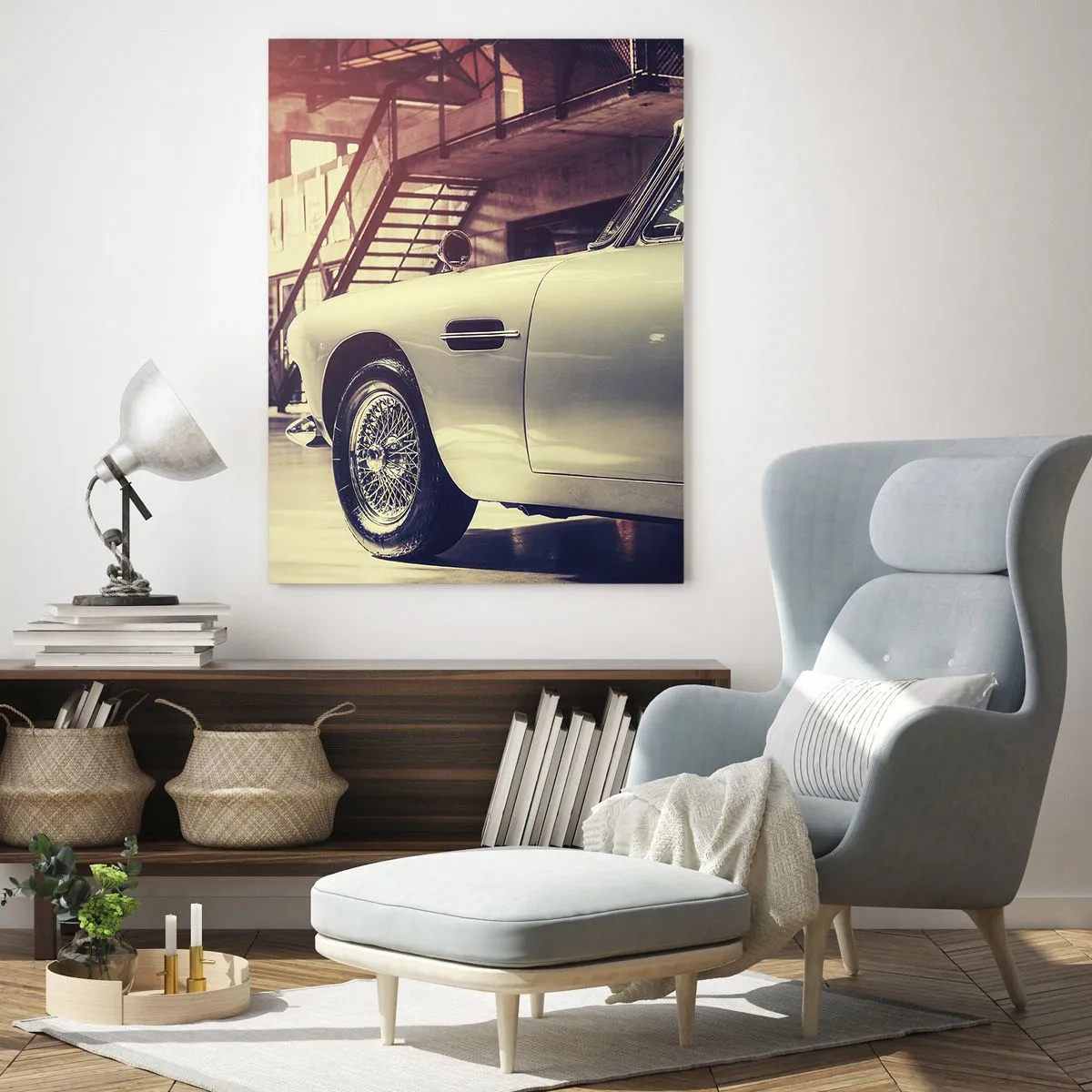 Cuadro sobre vidrio - Impresiones sobre Vidrio - Un coche clásico en un elegante interior de garaje. - 50x70cm - Los clásicos no envejecen - Decoración de pared moderna para salón y dormitorio ARTTOR