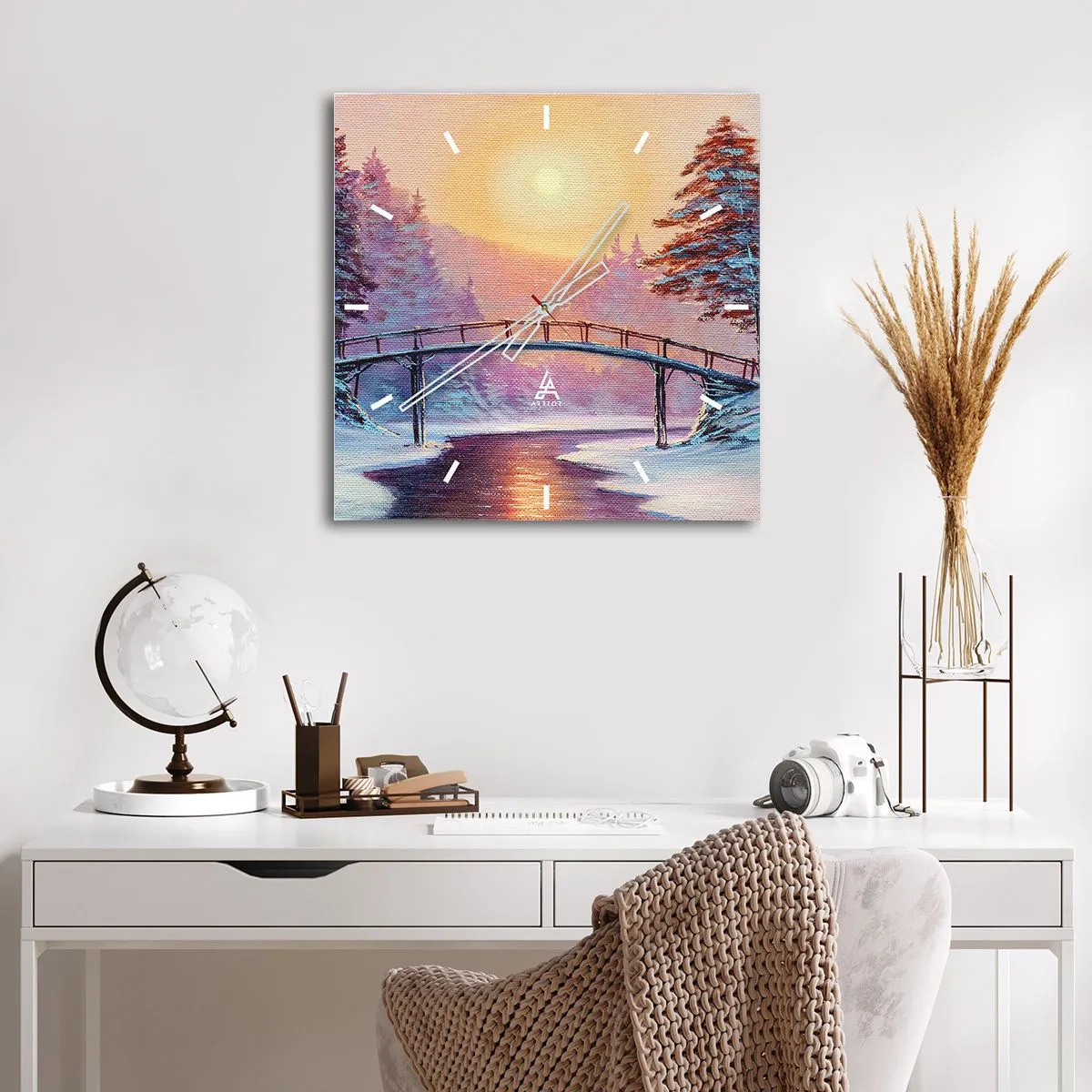 Reloj de pared - Reloj de vidrio - Paisaje invernal con un puente iluminado por el atardecer. - 30x30cm - Las cuatro estaciones: el invierno - Decoración de pared moderna para salón y dormitorio ARTTOR