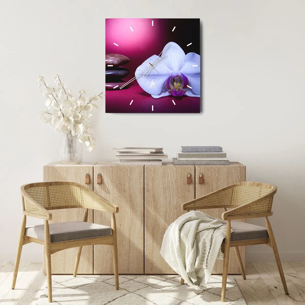 Reloj de pared - Reloj de vidrio - Orquídea blanca y piedras sobre fondo rosa. - 30x30cm - Estudio de frescura en violeta - Decoración de pared moderna para salón y dormitorio ARTTOR