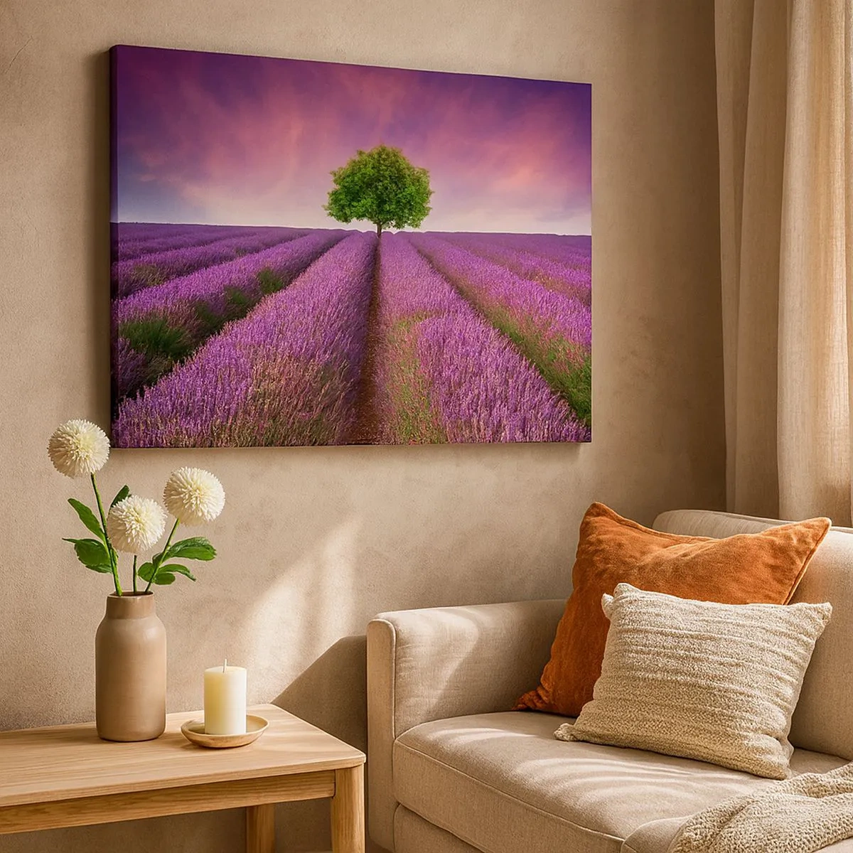 Cuadro sobre lienzo - Impresión de Imagen - Un campo de lavanda con un árbol solitario y un cielo púrpura. - 70x50cm - En los campos de lavanda - Decoración de pared moderna para salón y dormitorio ARTTOR