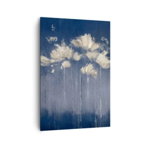 Cuadro sobre lienzo - Impresión de Imagen - Delicadas flores sobre fondo azul. - 70x100cm - Como pétalos al viento - Decoración de pared moderna para salón y dormitorio ARTTOR