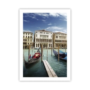 Póster - Góndolas en el agua con edificios históricos al fondo en Venecia - 50x70cm - Palacios en azul - Decoración de pared moderna para salón y dormitorio ARTTOR