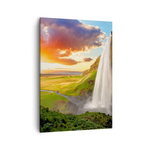 Cuadro sobre lienzo - Impresión de Imagen - Una cascada en un paisaje pintoresco al atardecer. - 50x70cm - La plenitud del verano islandés - Decoración de pared moderna para salón y dormitorio ARTTOR