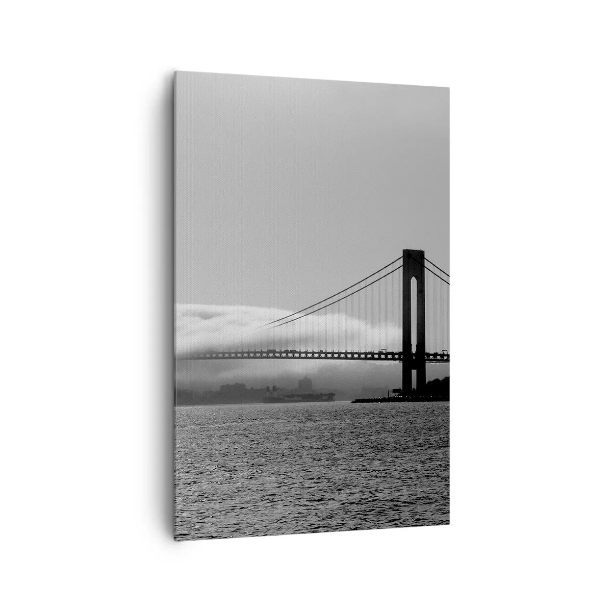 Cuadro sobre lienzo - Impresión de Imagen - Un puente sobre el agua envuelto en niebla en una toma en blanco y negro. - 80x120cm - Navegue por el Golden Gate - Decoración de pared moderna para salón y dormitorio ARTTOR