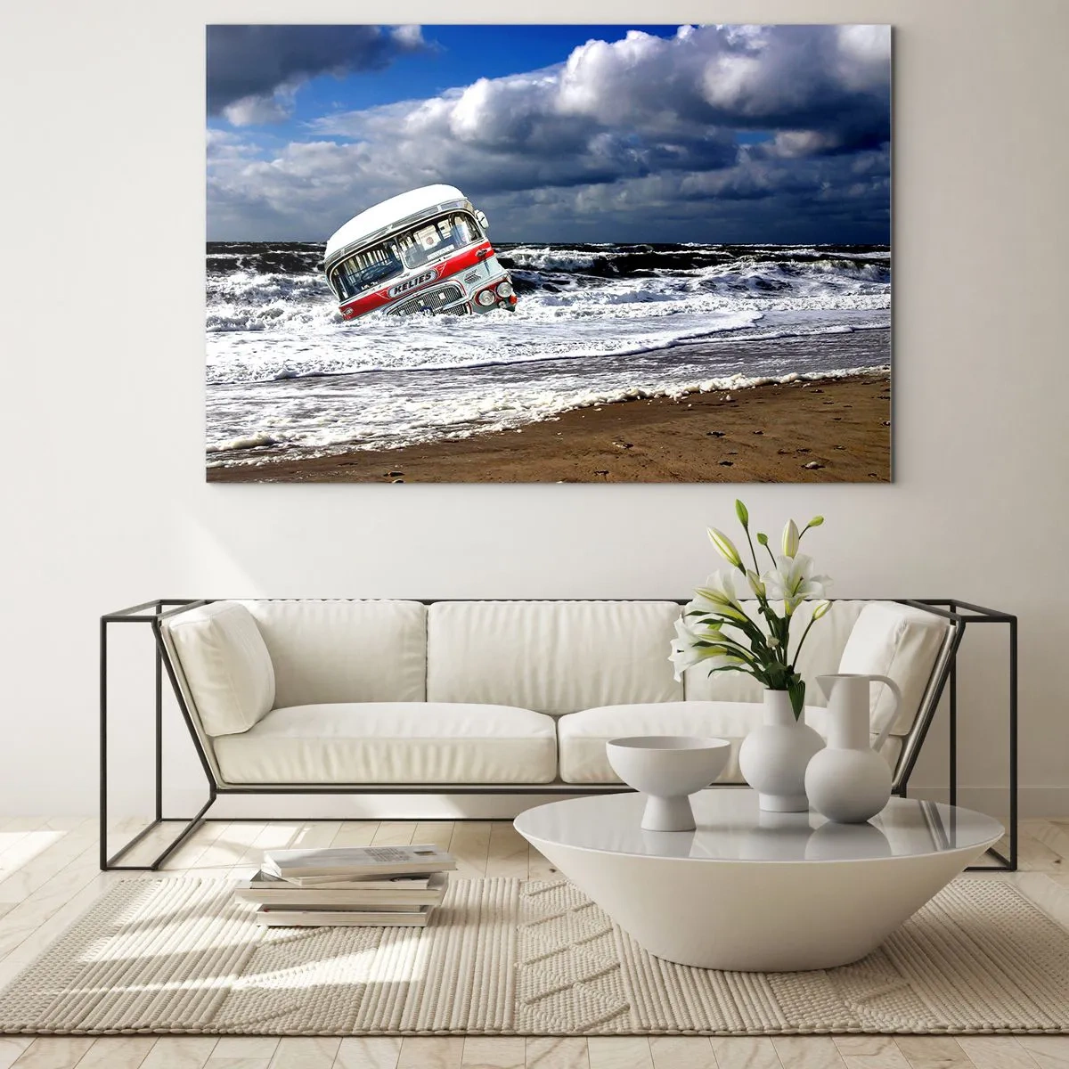 Cuadro sobre vidrio - Impresiones sobre Vidrio - Un viejo autobús en las aguas de un mar tempestuoso - 100x70cm - ¿Y qué te sorprende? - Decoración de pared moderna para salón y dormitorio ARTTOR