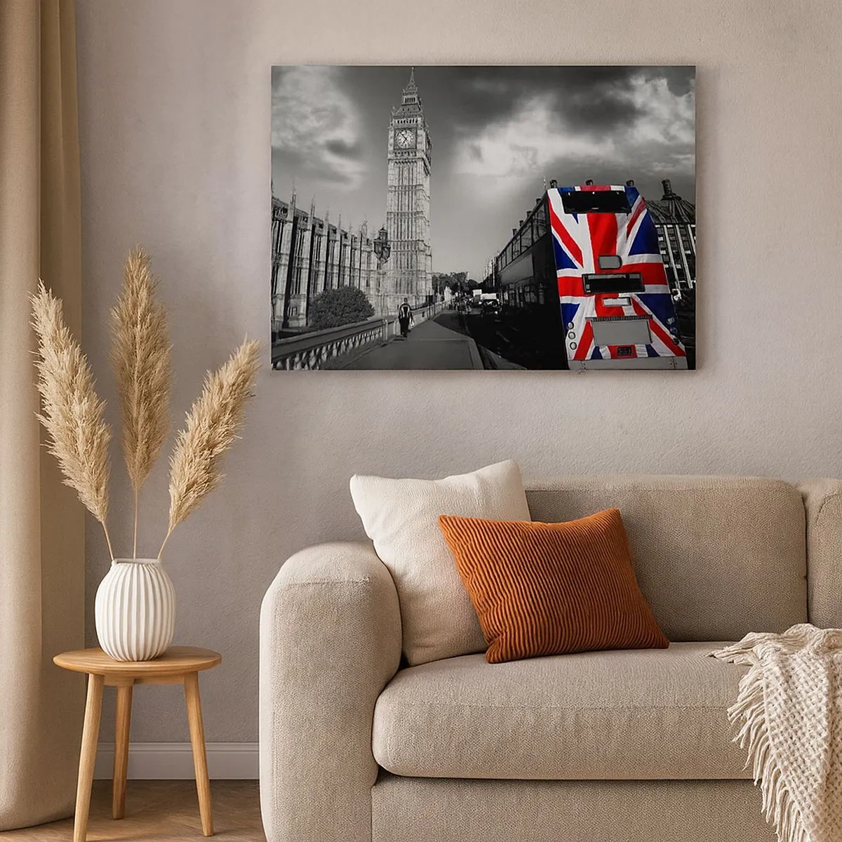 Cuadro sobre lienzo - Impresión de Imagen - El Big Ben y un autobús con una bandera británica sobre un fondo blanco y negro - 70x50cm - Orgullosa y grandiosa - Decoración de pared moderna para salón y dormitorio ARTTOR