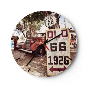 Reloj de pared - Reloj de vidrio - Un automóvil clásico frente a un cartel de la Ruta 66 y una placa de madera. - 30x30cm - Una leyenda de la América profunda - Decoración de pared moderna para salón, cocina y dormitorio ARTTOR