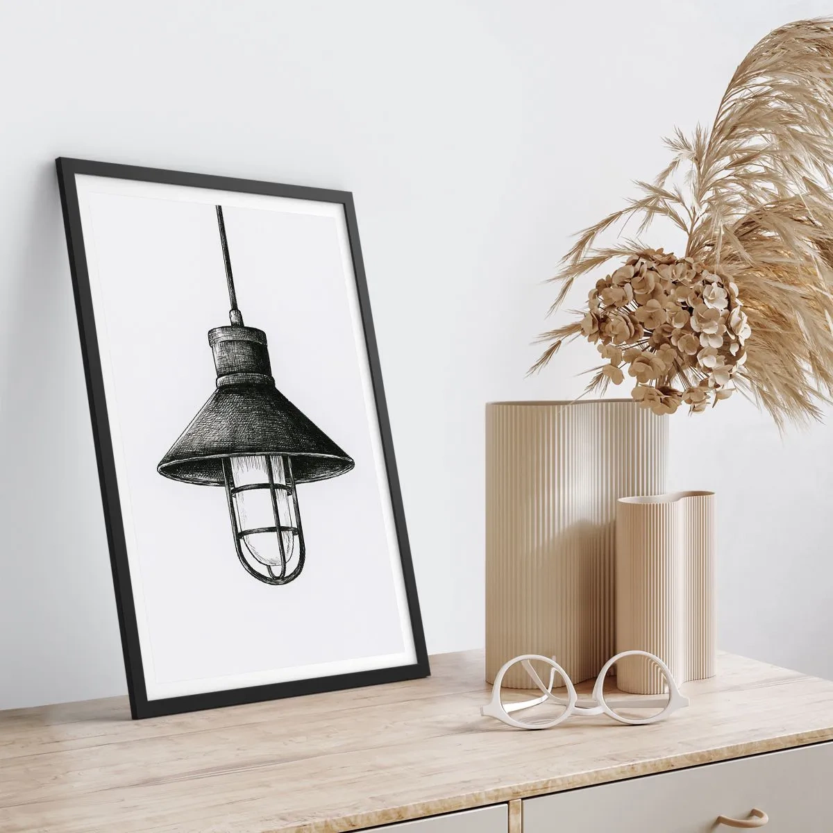 Póster en marco negro - Boceto de una lámpara colgante industrial. - 50x70cm - Como hace años... - Decoración de pared moderna para salón y dormitorio ARTTOR