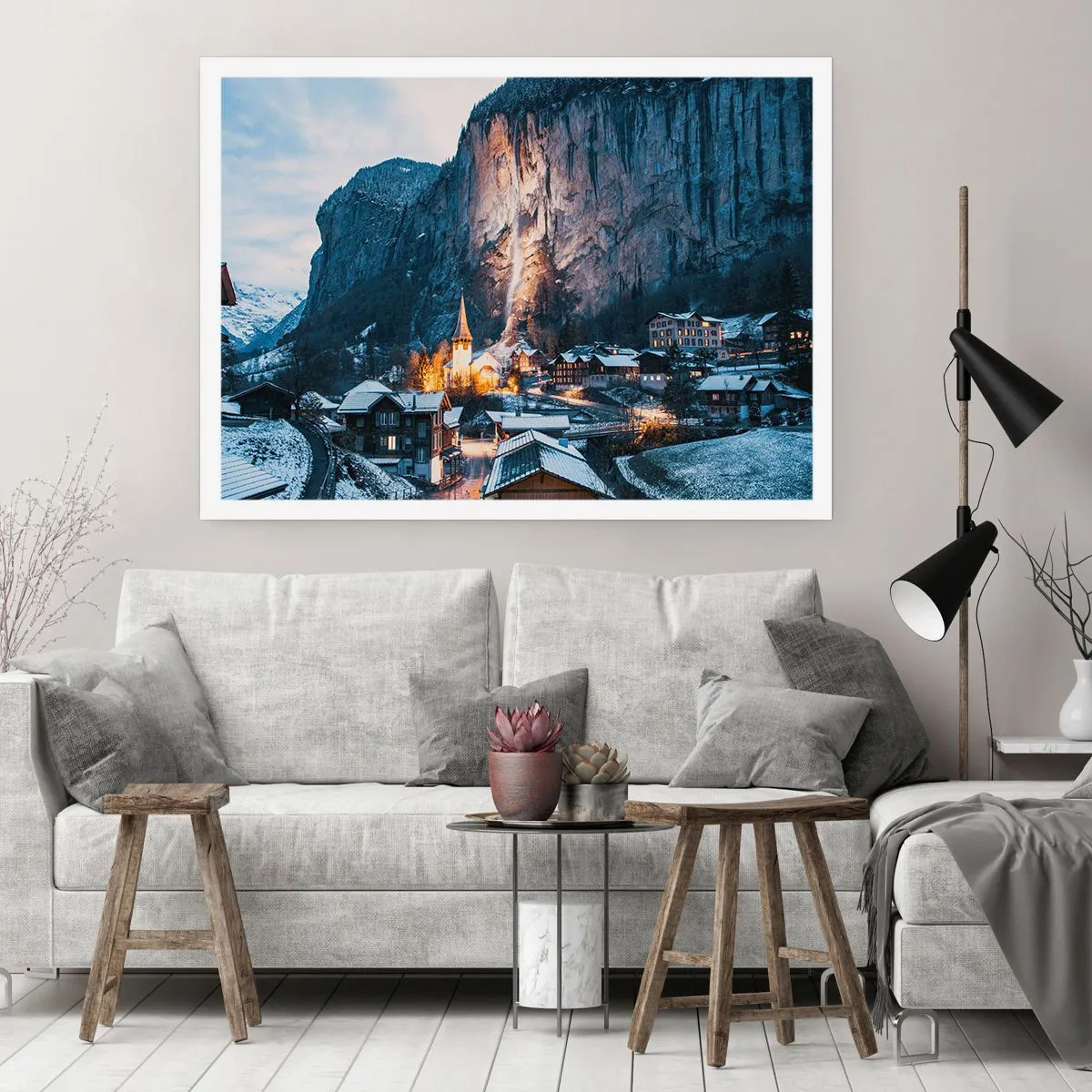 Póster - Un pintoresco pueblo invernal rodeado de montañas. - 100x70cm - El espíritu luminoso del invierno - Decoración de pared moderna para salón y dormitorio ARTTOR