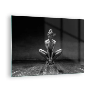 Cuadro sobre vidrio - Impresiones sobre Vidrio - Una bailarina en pose de ballet sobre un suelo de madera. - 70x50cm - Concentración de energía del baile - Decoración de pared moderna para salón y dormitorio ARTTOR