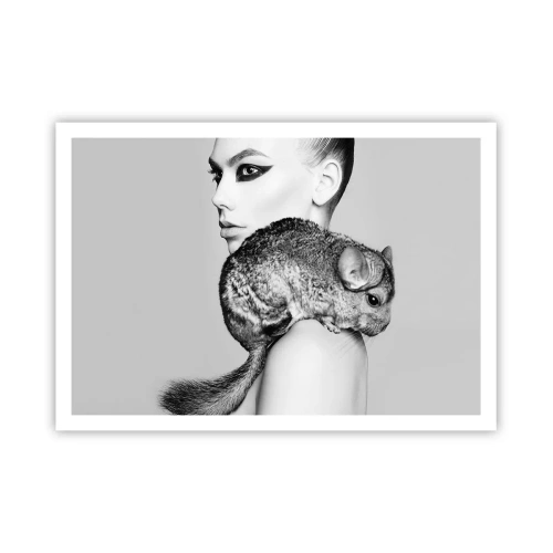 Póster - Mujer estilizada con una chinchilla en una elegante composición en blanco y negro. - 100x70cm - Dama con chinchilla - Decoración de pared moderna para salón y dormitorio ARTTOR